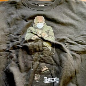 official bernie sanders mitten sweatshirt size 2xl never worn